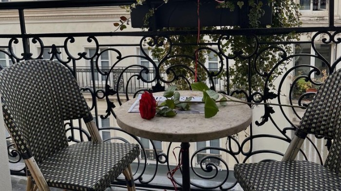 Boutique hotel with rooftop pool in Paris for couples