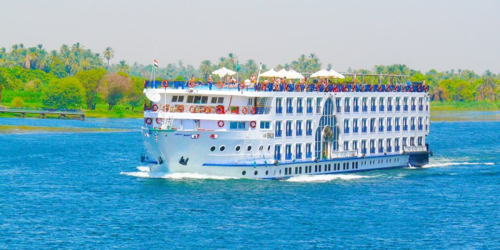 Luxury river cruise hotel on Nile River with guided tours