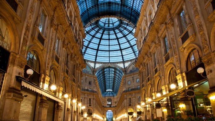 City center hotel in Milan near shopping district