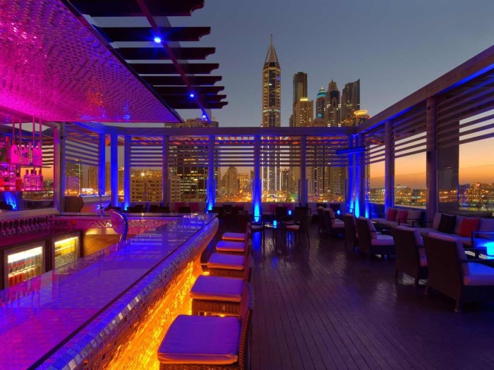 Hotel with rooftop restaurant in Dubai Marina