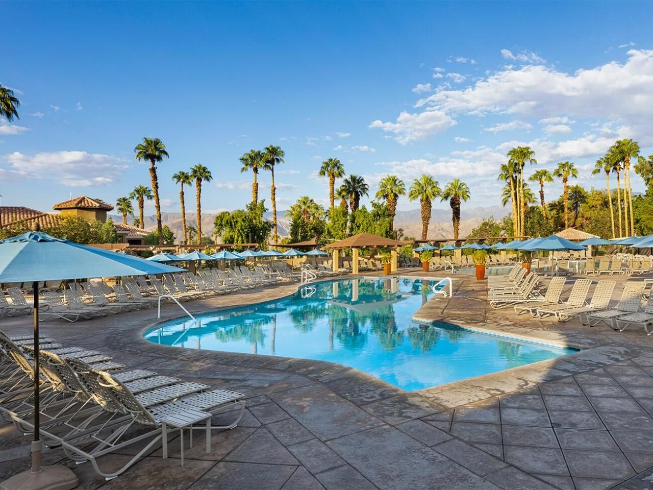 Desert resort in Palm Springs with private pool villas