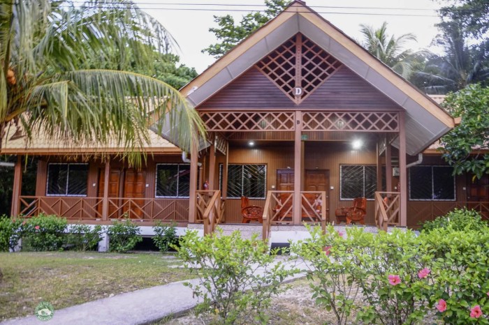Jungle eco lodge in Borneo with orangutan tours