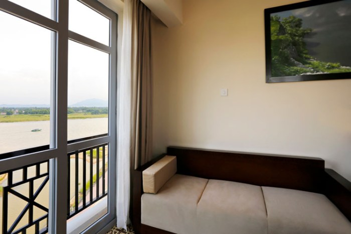 Riverside hotel in Hoi An with lantern views