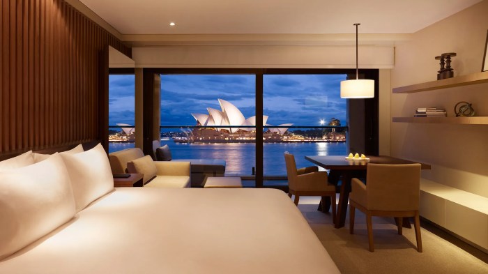 Hotel with panoramic city view in Sydney