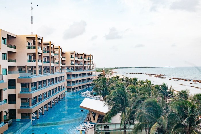 Family-friendly hotel in Cancun with all-inclusive meals