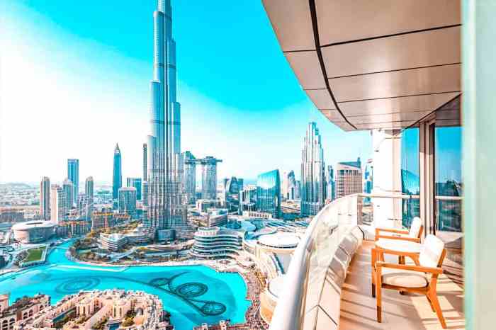 Luxury hotel in Dubai Downtown with Burj Khalifa view