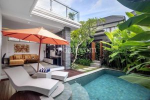 Beachfront villa in Bali Seminyak with private pool