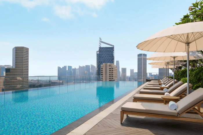 Hotel with rooftop infinity pool in Singapore