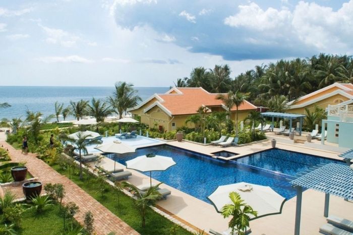 Luxury resort in Phu Quoc with beachfront villas