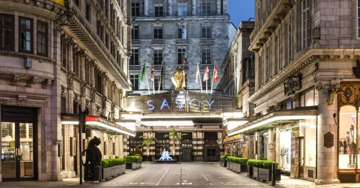 Hotel with rooftop cinema in London