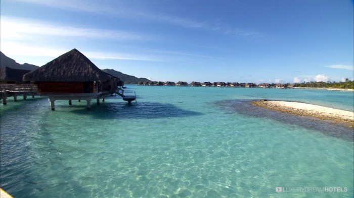 Romantic luxury resort in Bora Bora