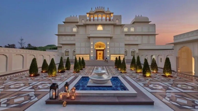 Historic palace hotel in Jaipur with royal experience