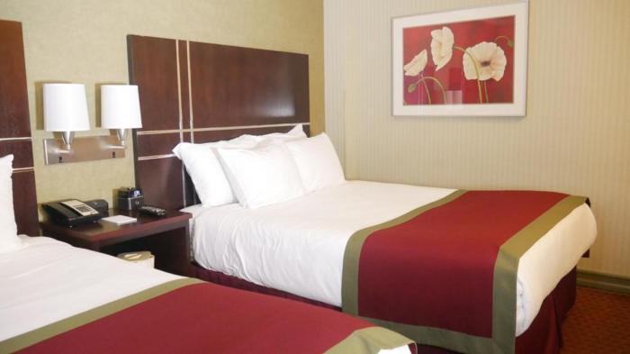 Hotel with rooftop bar in New York Times Square